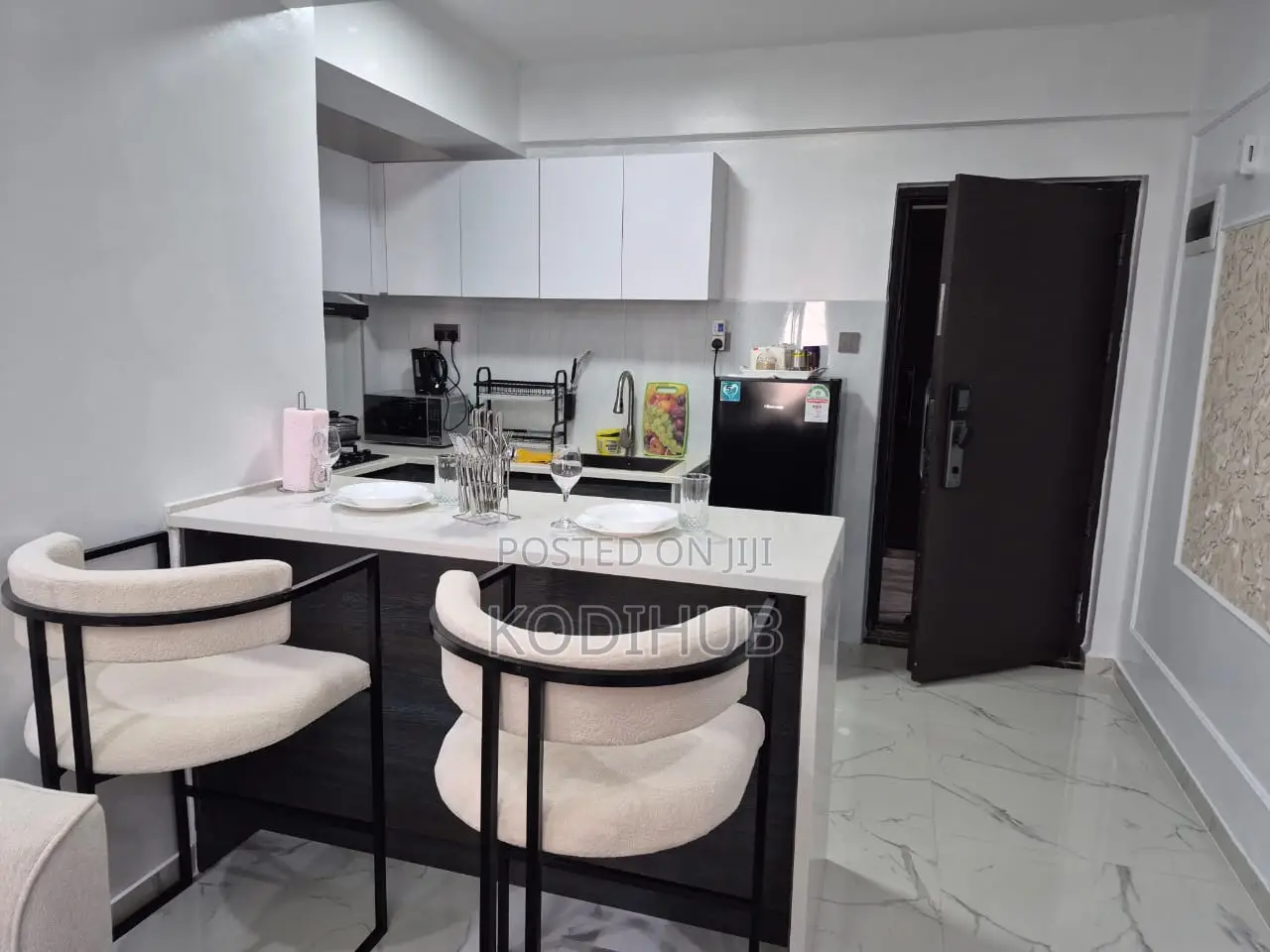 1 Bedroom Airbnb in Along Kindaruma in Kilimani