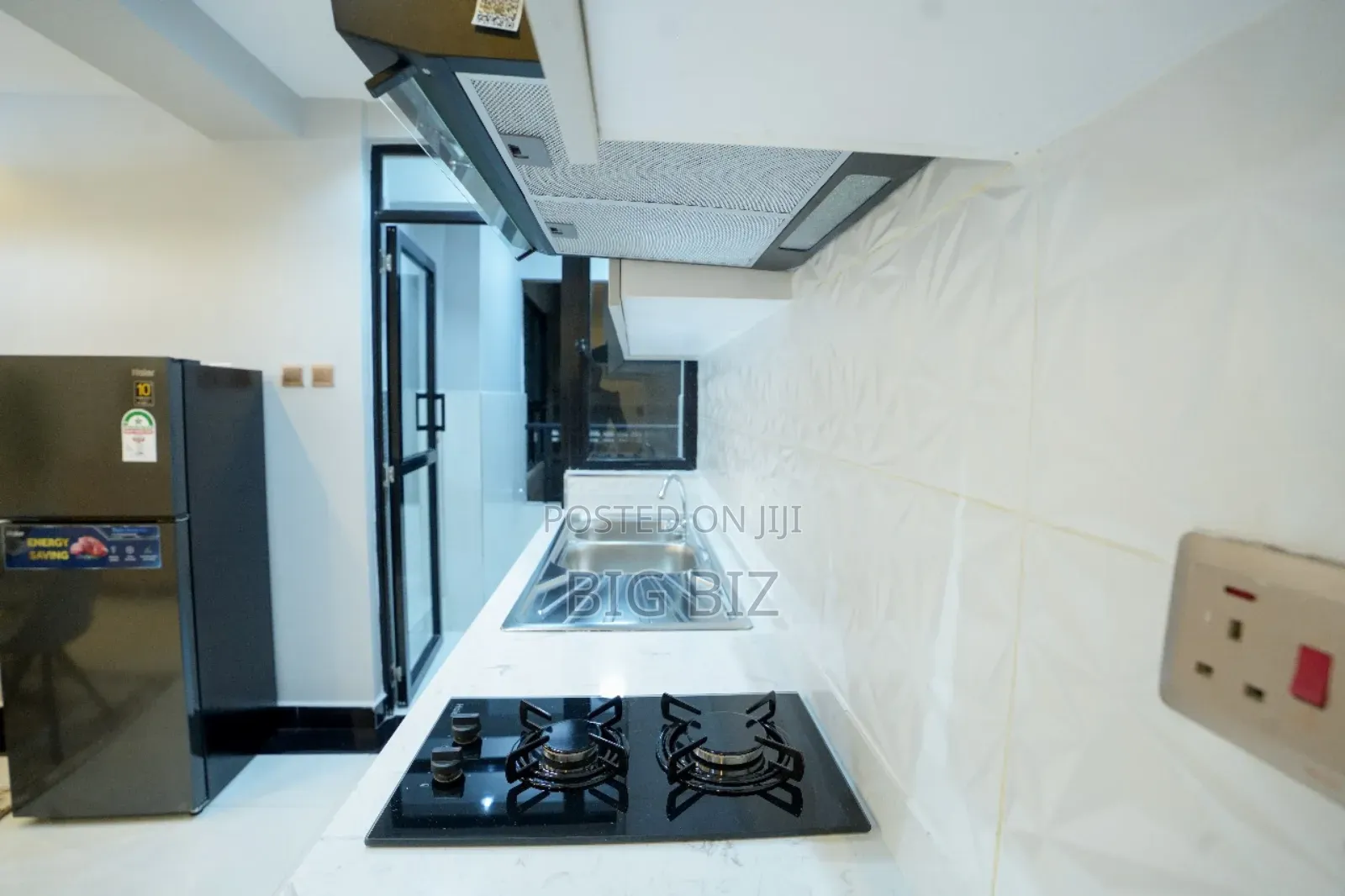 Furnished 2bdrm Apartment in 1/2 Unfurnished/, Parklands/Highridge