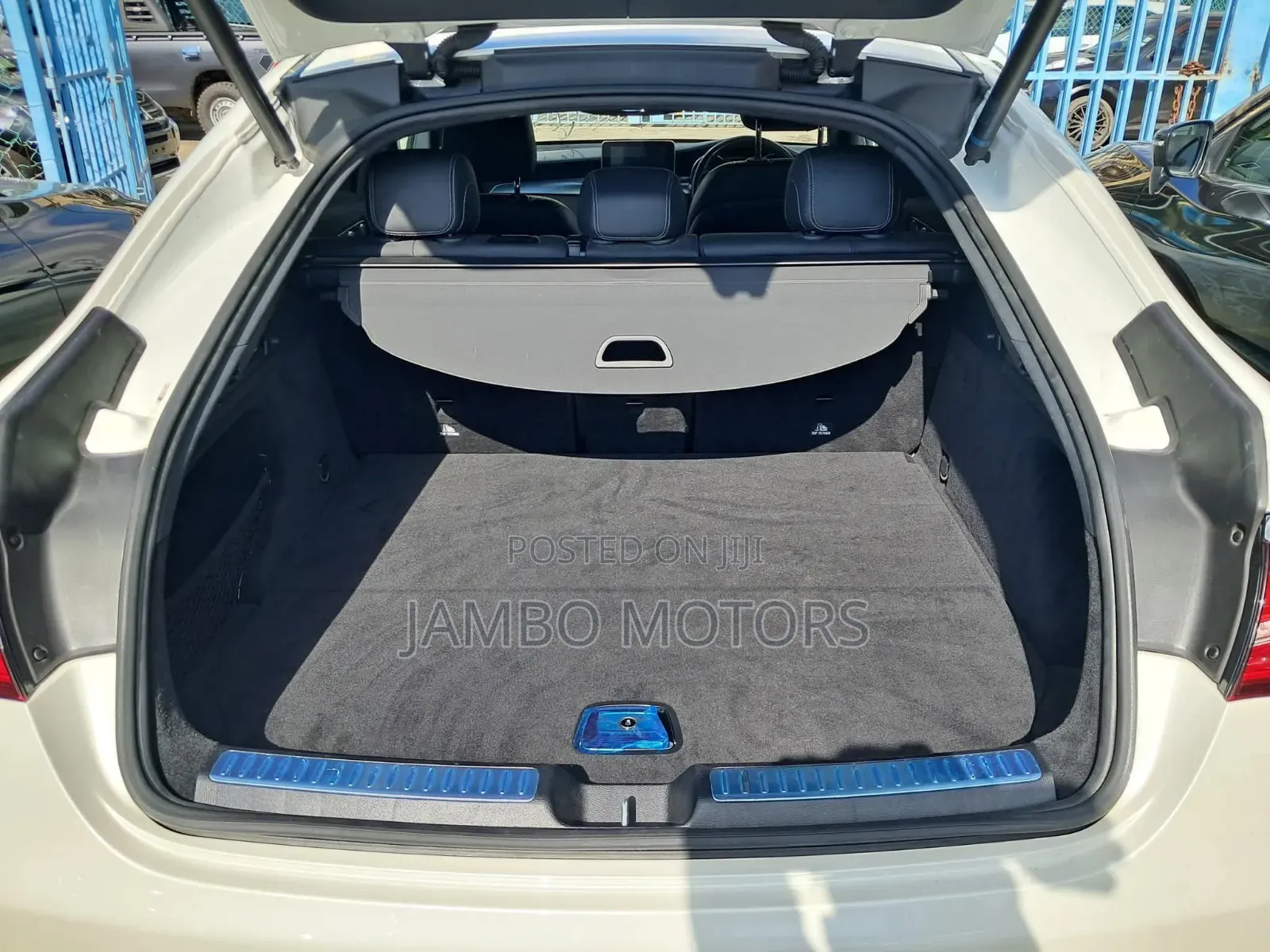 Mercedes-Benz GLC-Class 2019 White