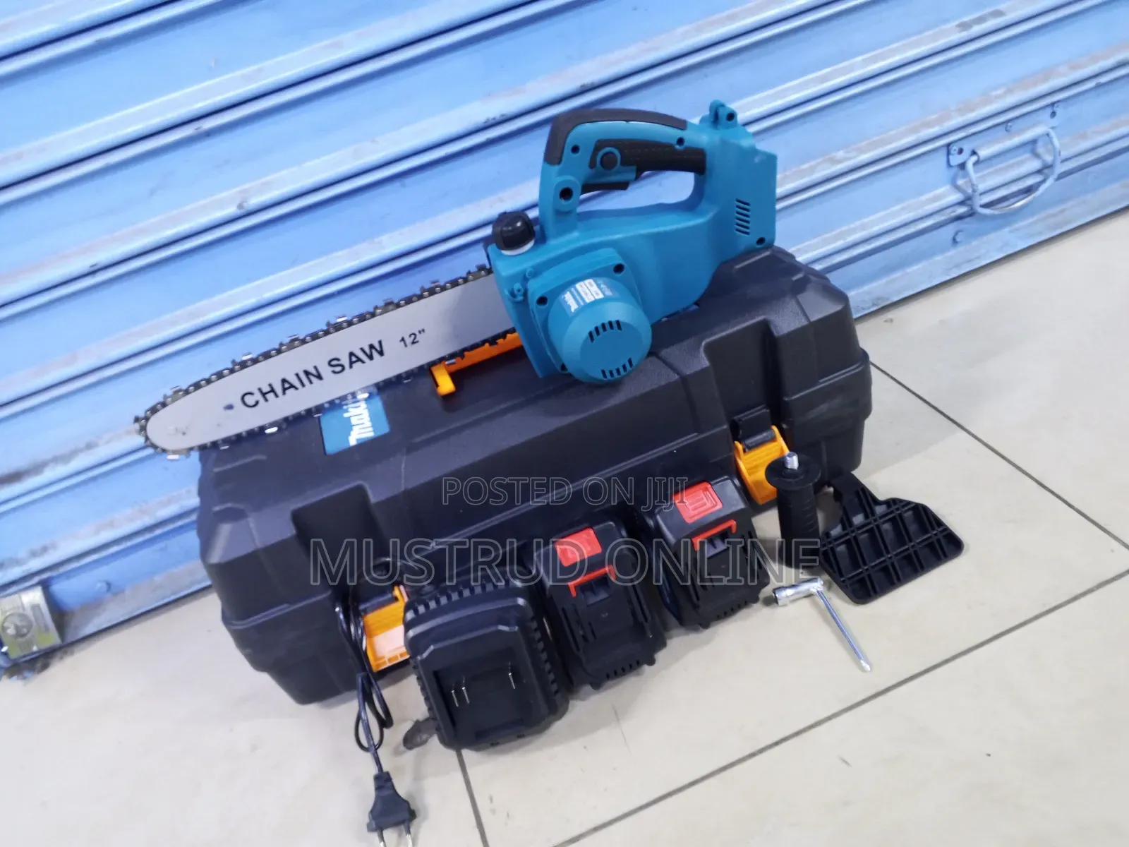 12" Makita Cordless Chainsaw Machine