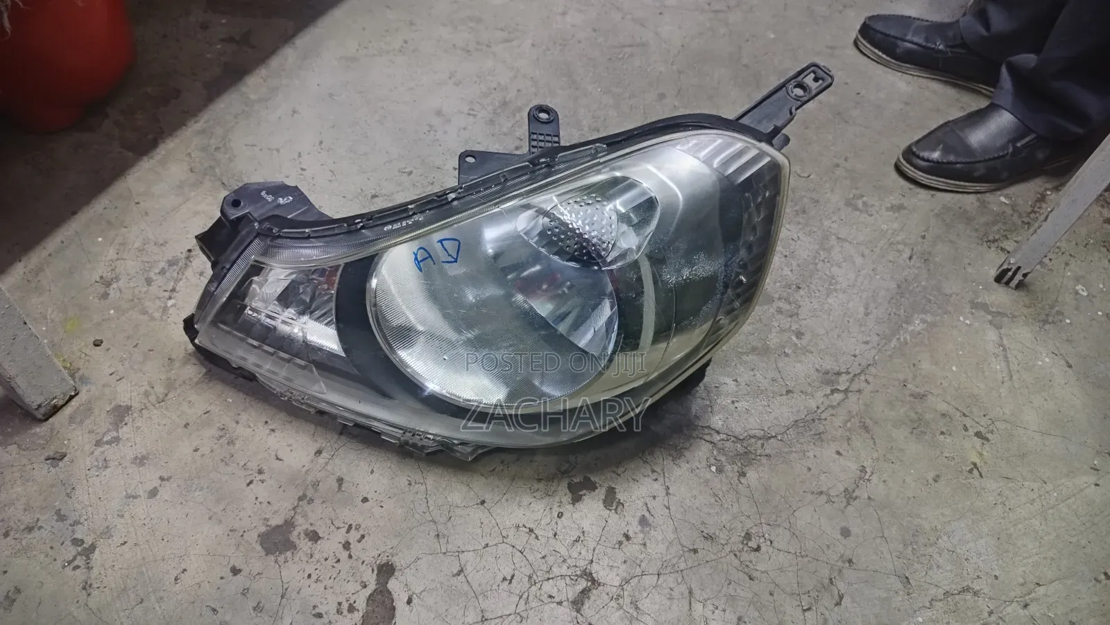 Nissan Wingroad Y12/Ad Headlight Ex Japan