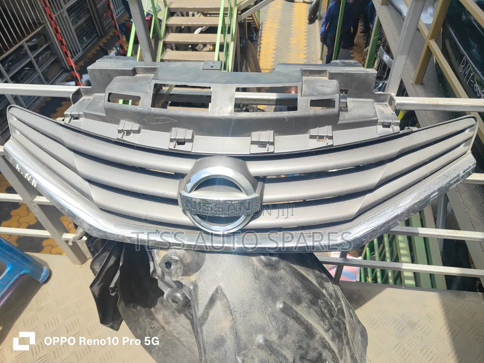 Nissan Note 2013 Grille