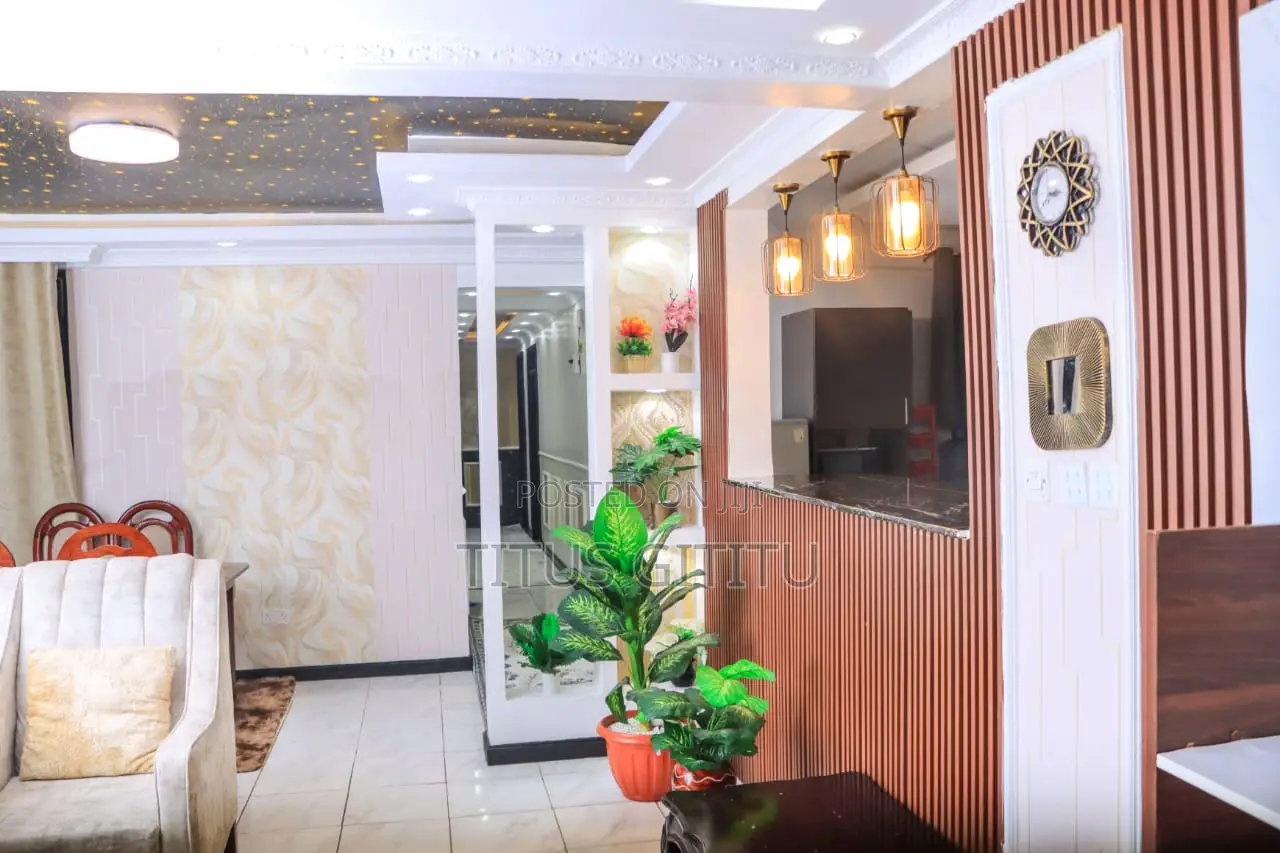 Luxury 4 Bedroom Airbnb in Parklands | 5 Mins to CBD | Furnished