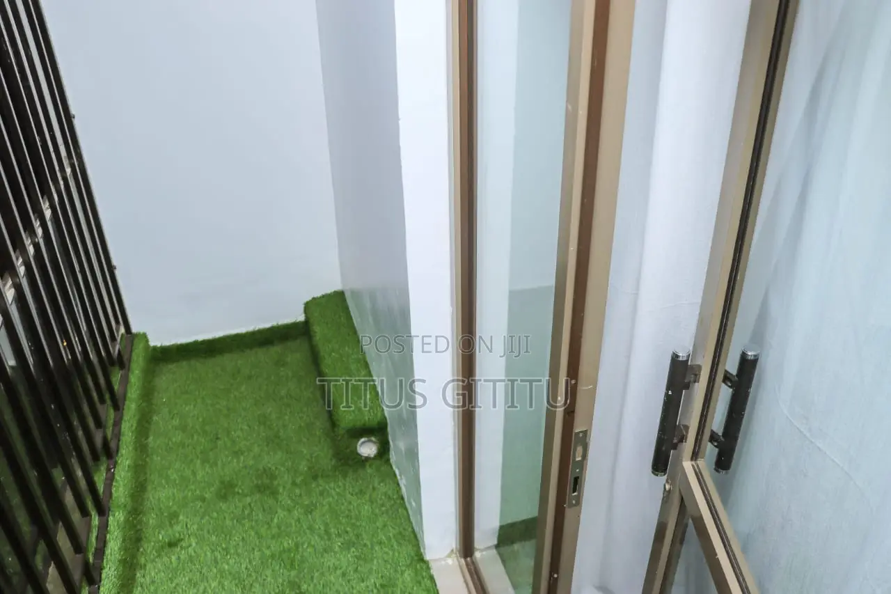 Luxury 4 Bedroom Airbnb in Parklands | 5 Mins to CBD | Furnished