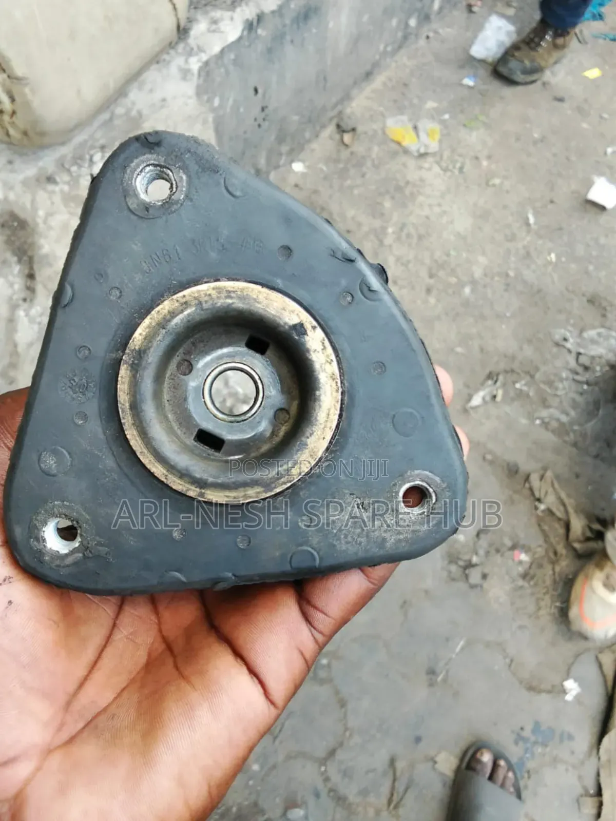 Nissan Lafesta Shock Mounting