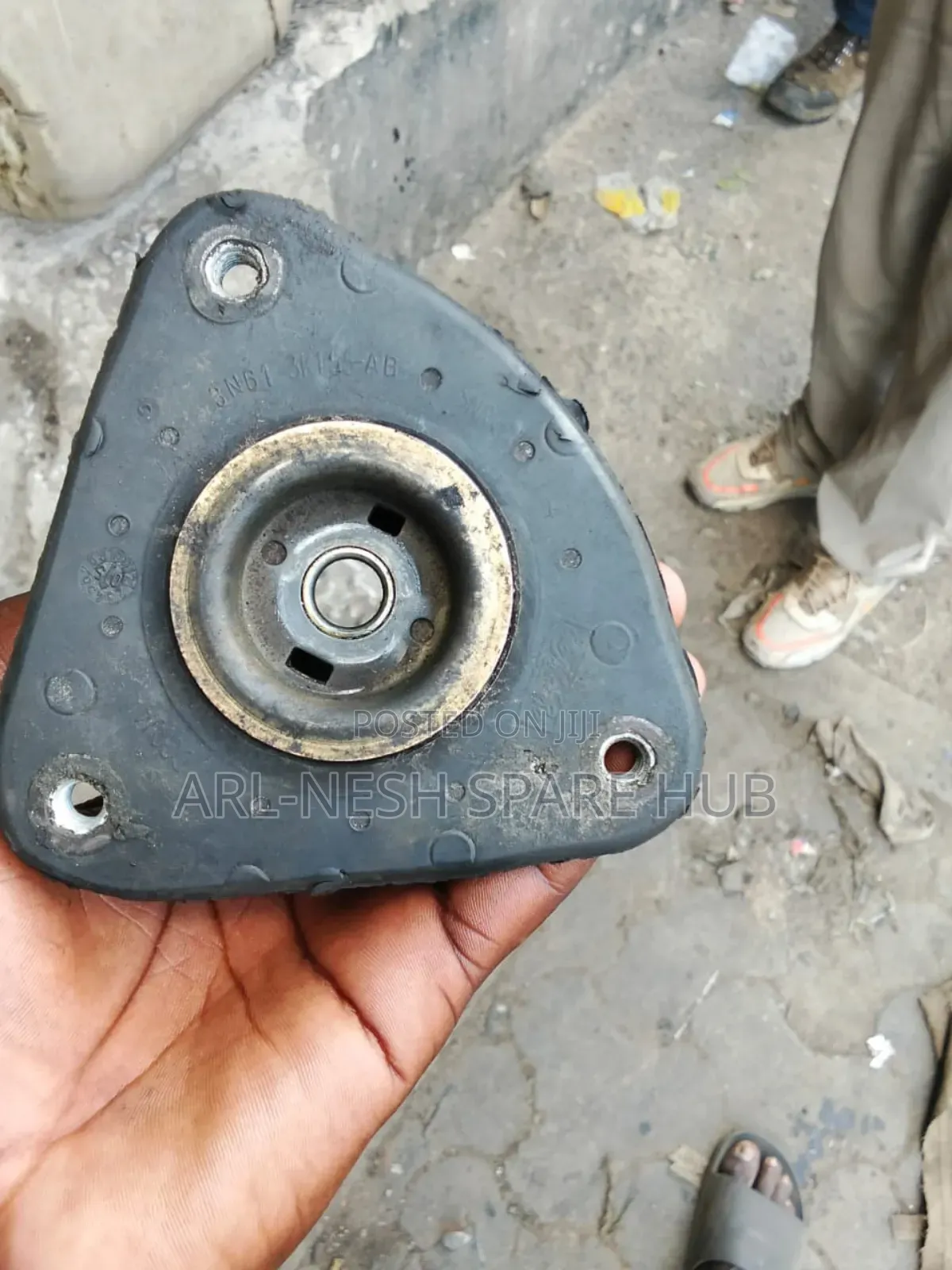 Nissan Lafesta Shock Mounting