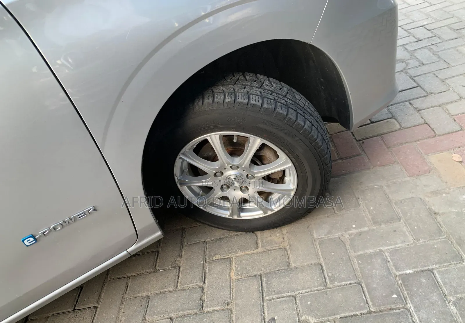 Nissan Serena 2019 Silver