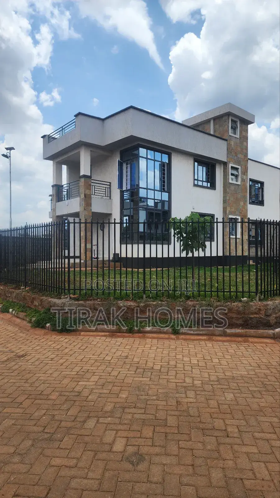 4bdrm Maisonette in Windsor Annex, Kenyatta Road / Theta  for rent