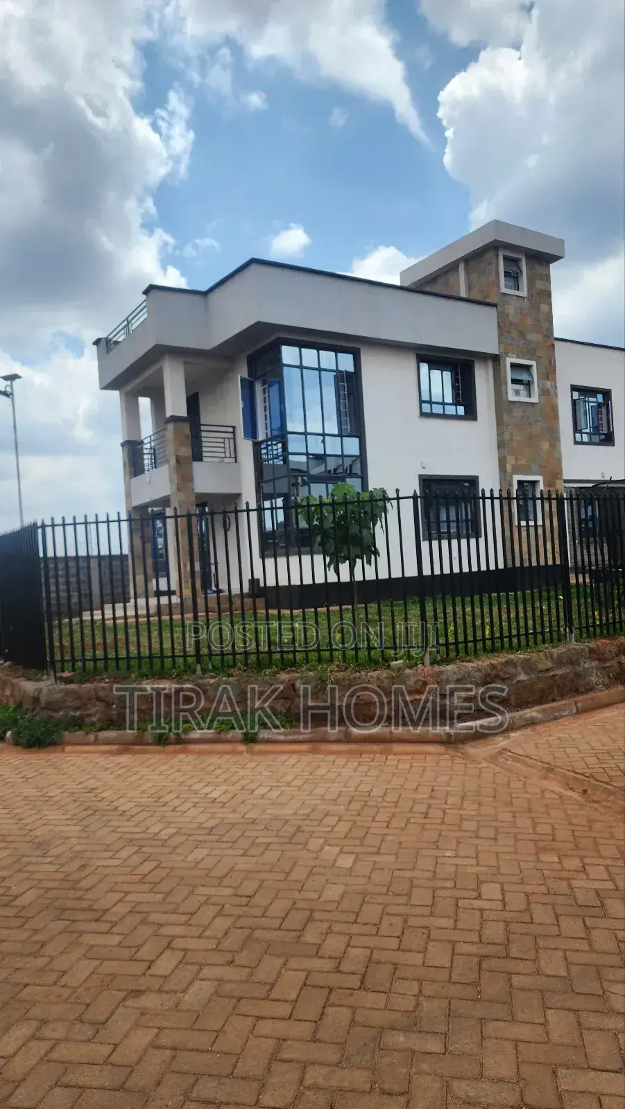 4bdrm Maisonette in Windsor Annex, Kenyatta Road / Theta for rent