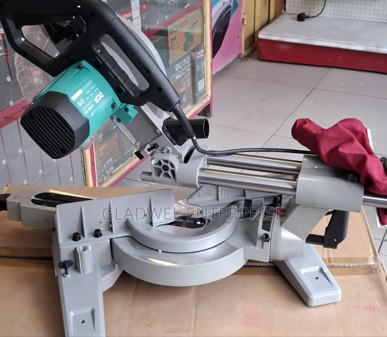 Dca Sliding Mitersaw With Blade