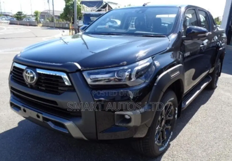 New Toyota Hilux 2024 Black