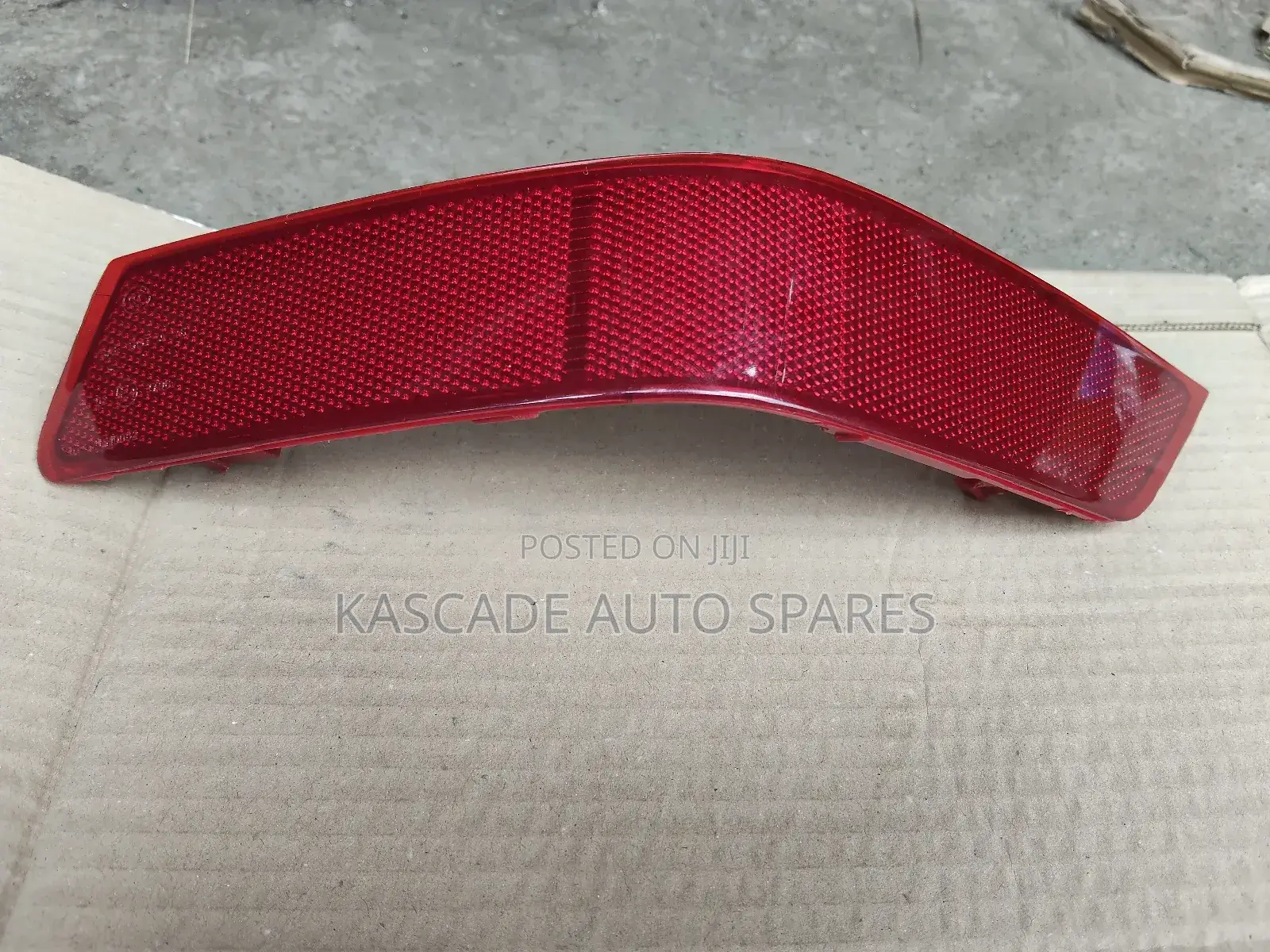 Nissan Xtrail Nt32 Rear Bumper Reflector
