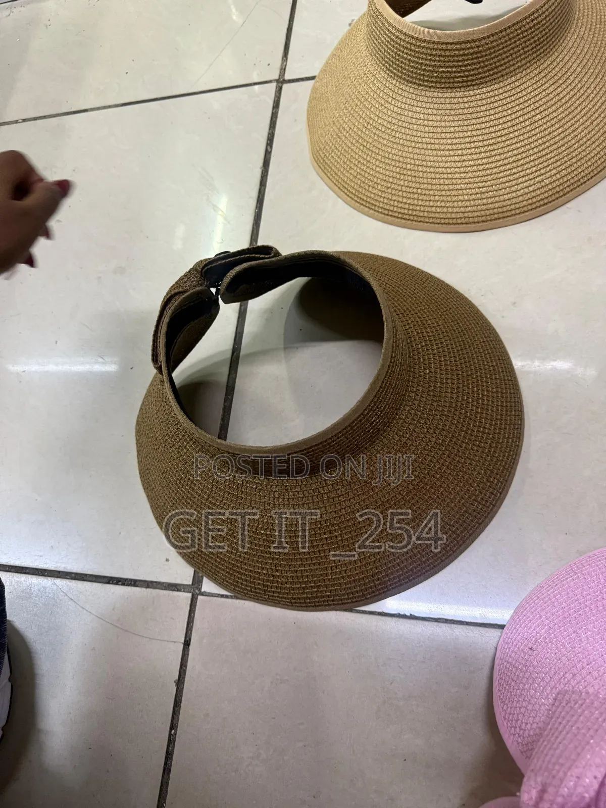 🧢 Stylish Wide-brim Sun Visor