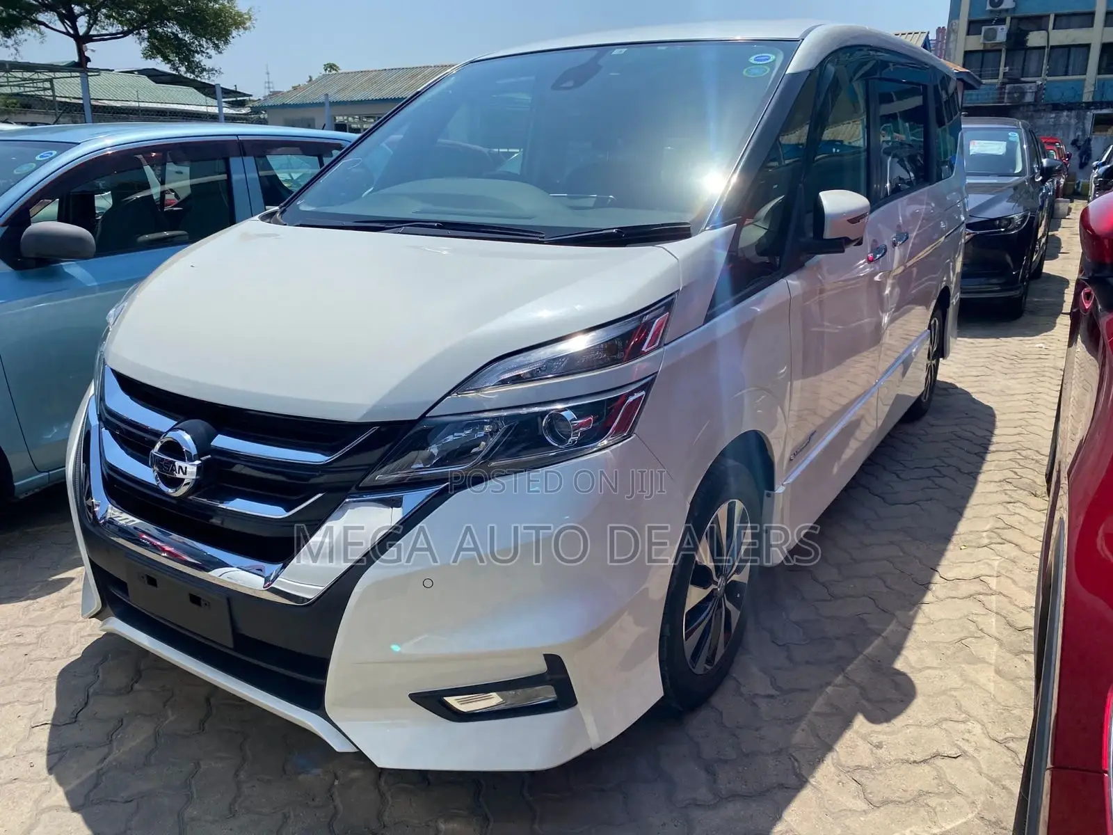 Nissan Serena 2018 White