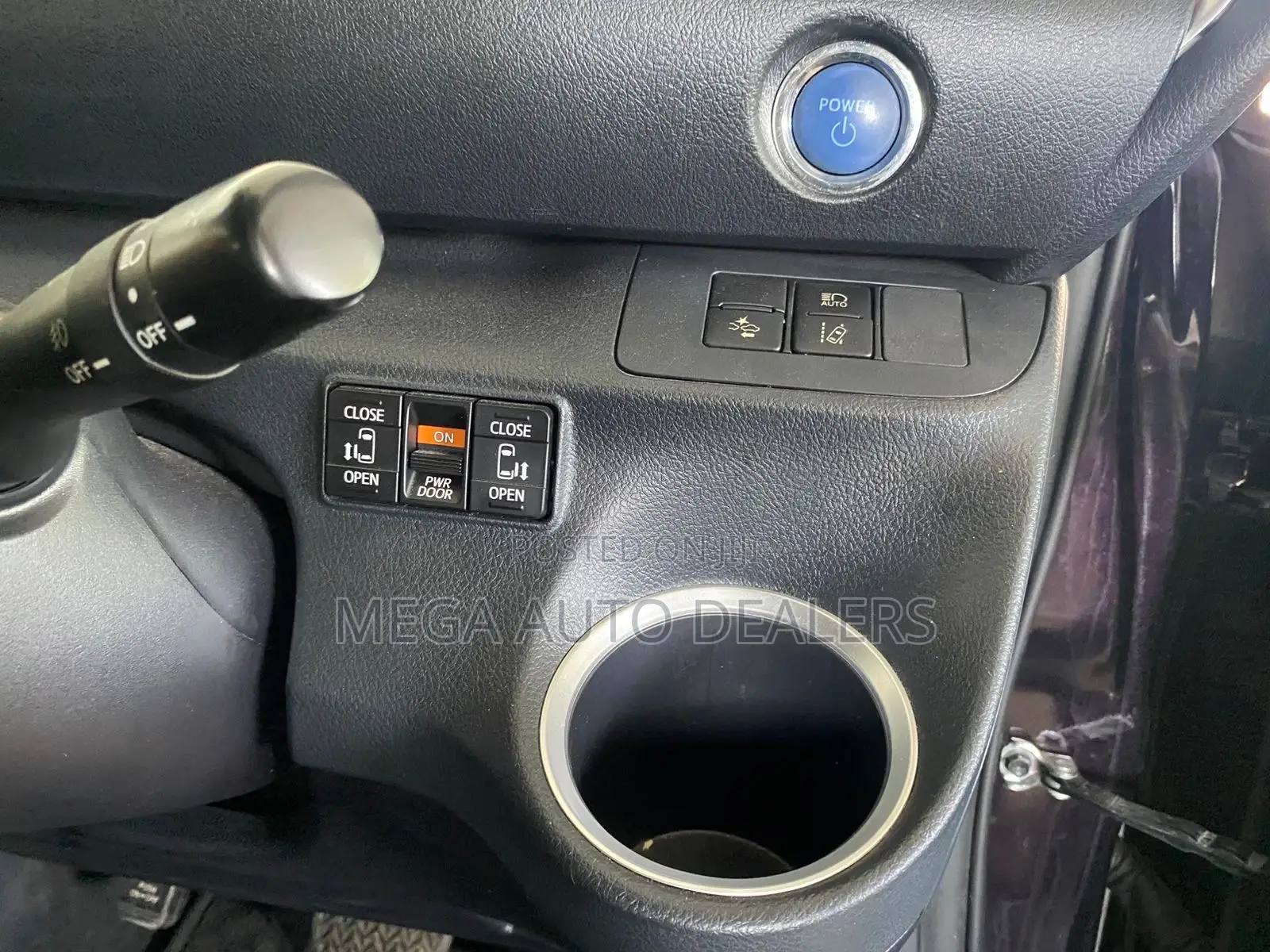 Toyota Sienta 2018