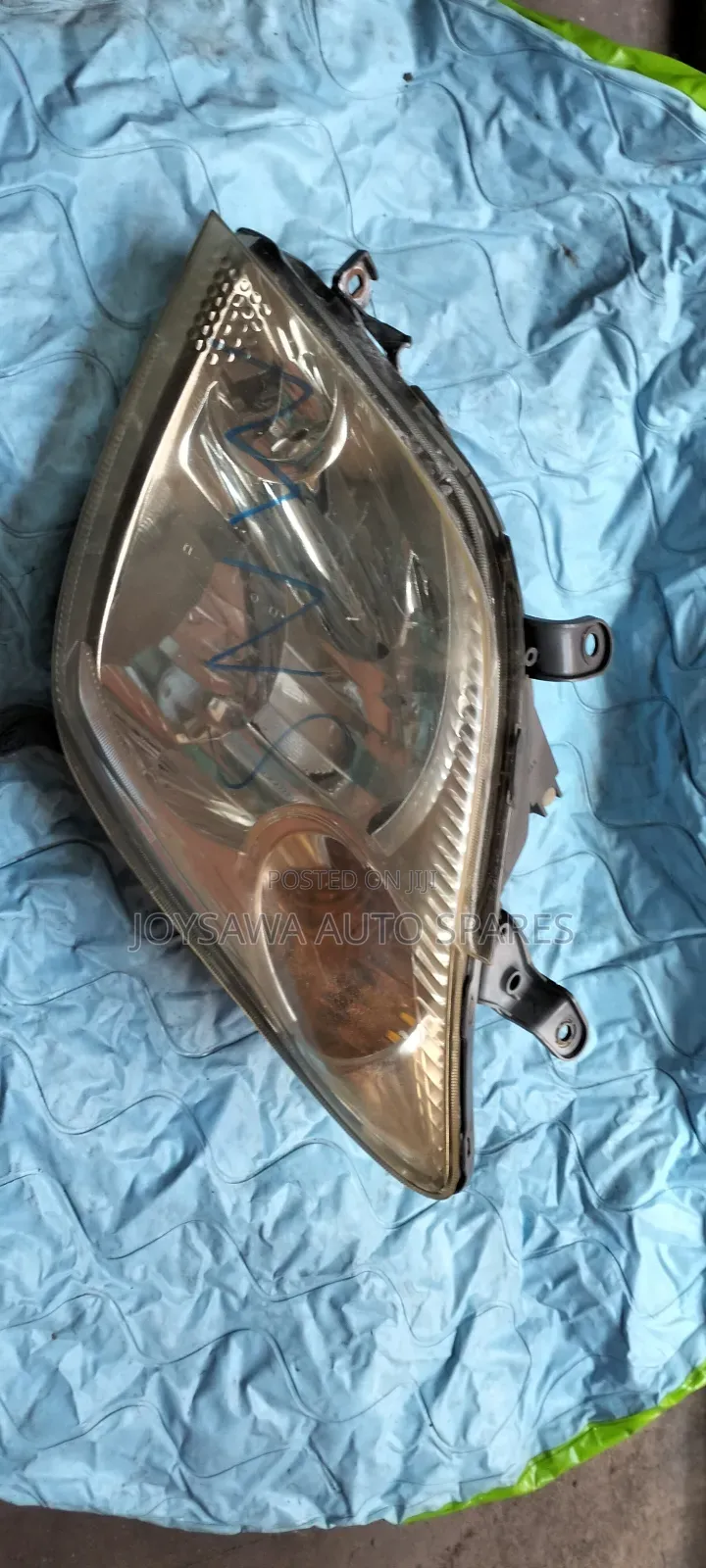 Toyota Ist 2002 Non Xenon Headlight