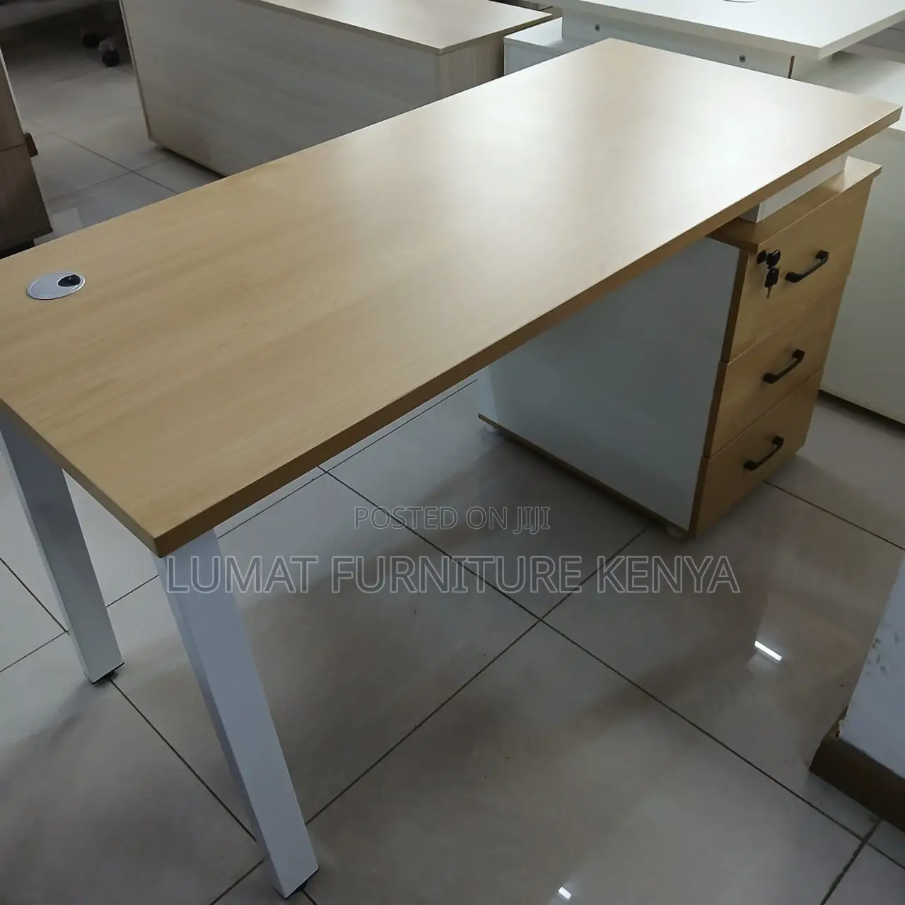 Advanced Work Desk