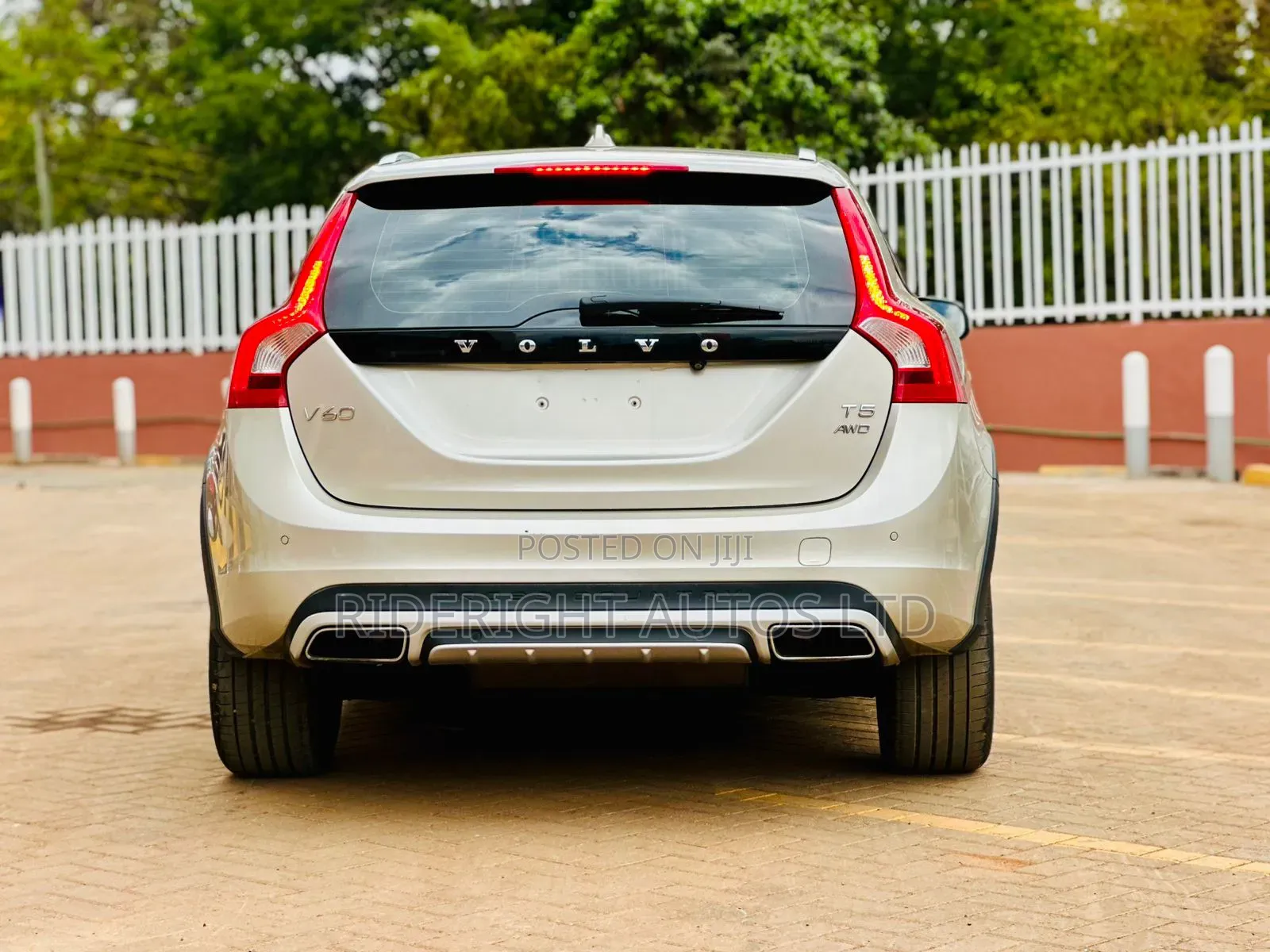 Volvo V60 Cross Country 2017