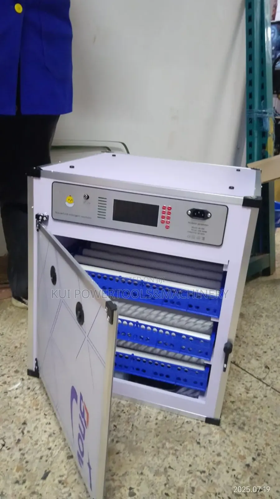 Electric Egg Hatching Machine/ 204 Eggs Incubator