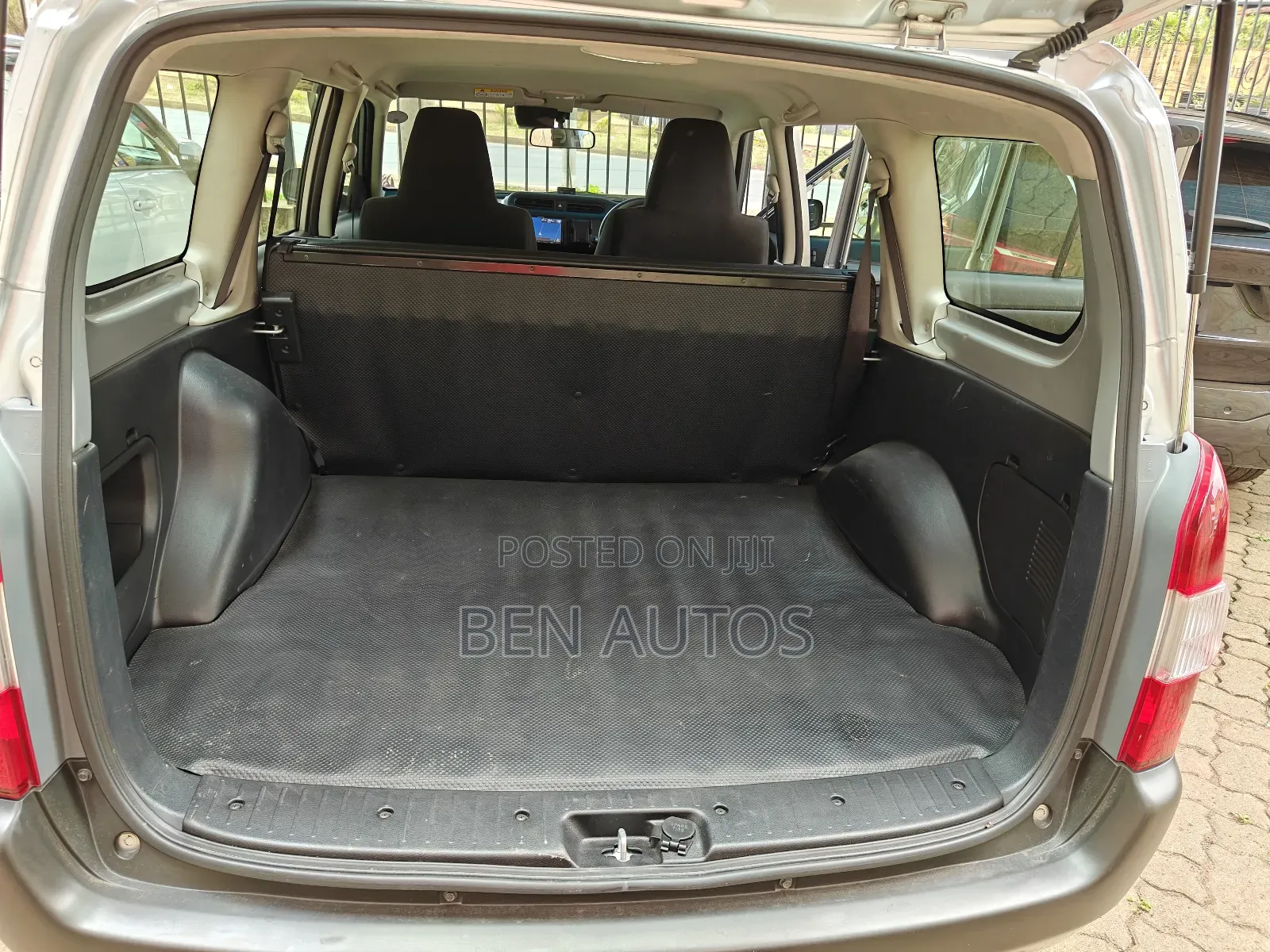 Toyota Probox 1.3 DX 2WD 2018 Silver