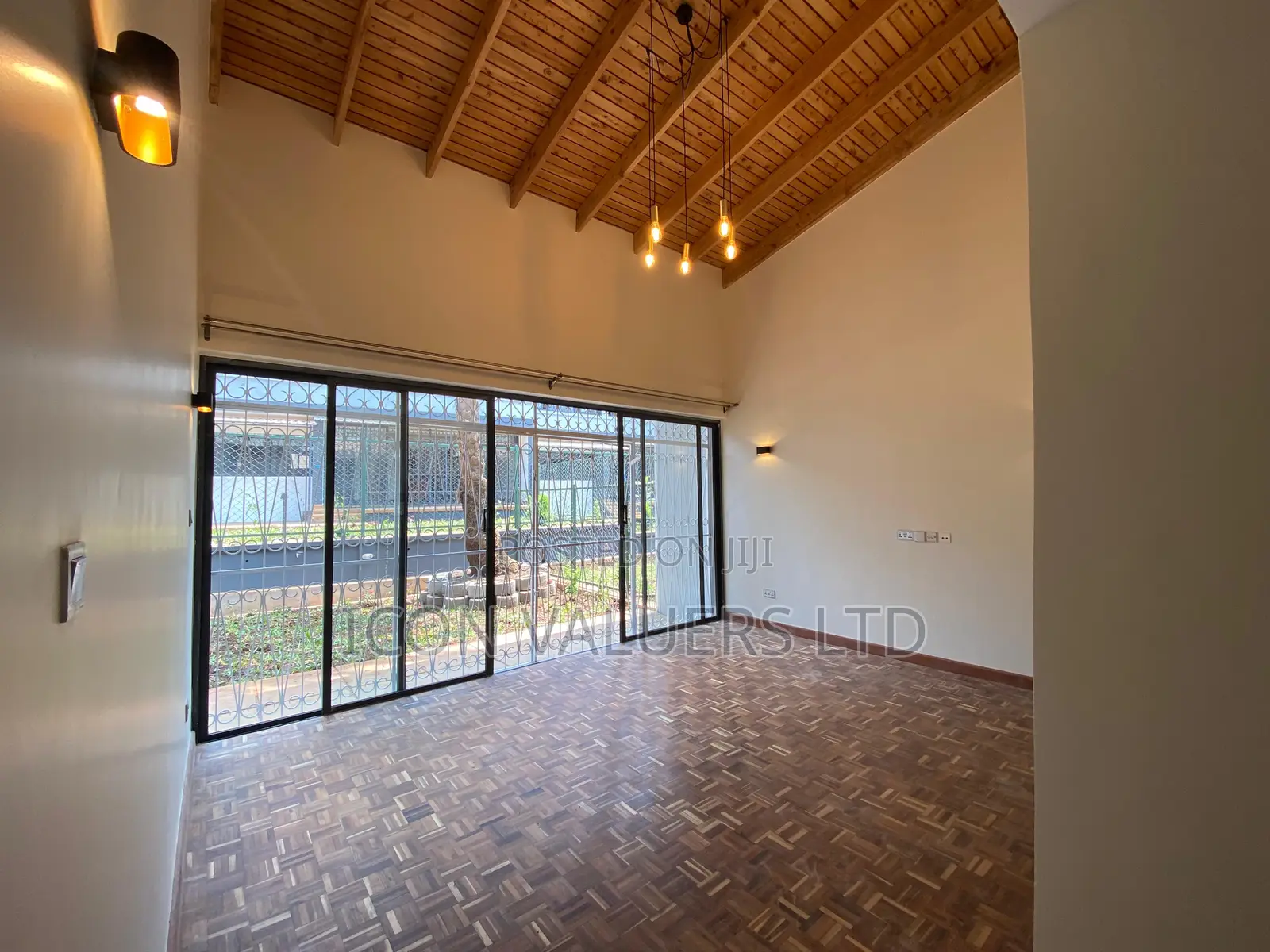 4bdrm Maisonette in Lantana Court, Raphta Road Area for rent