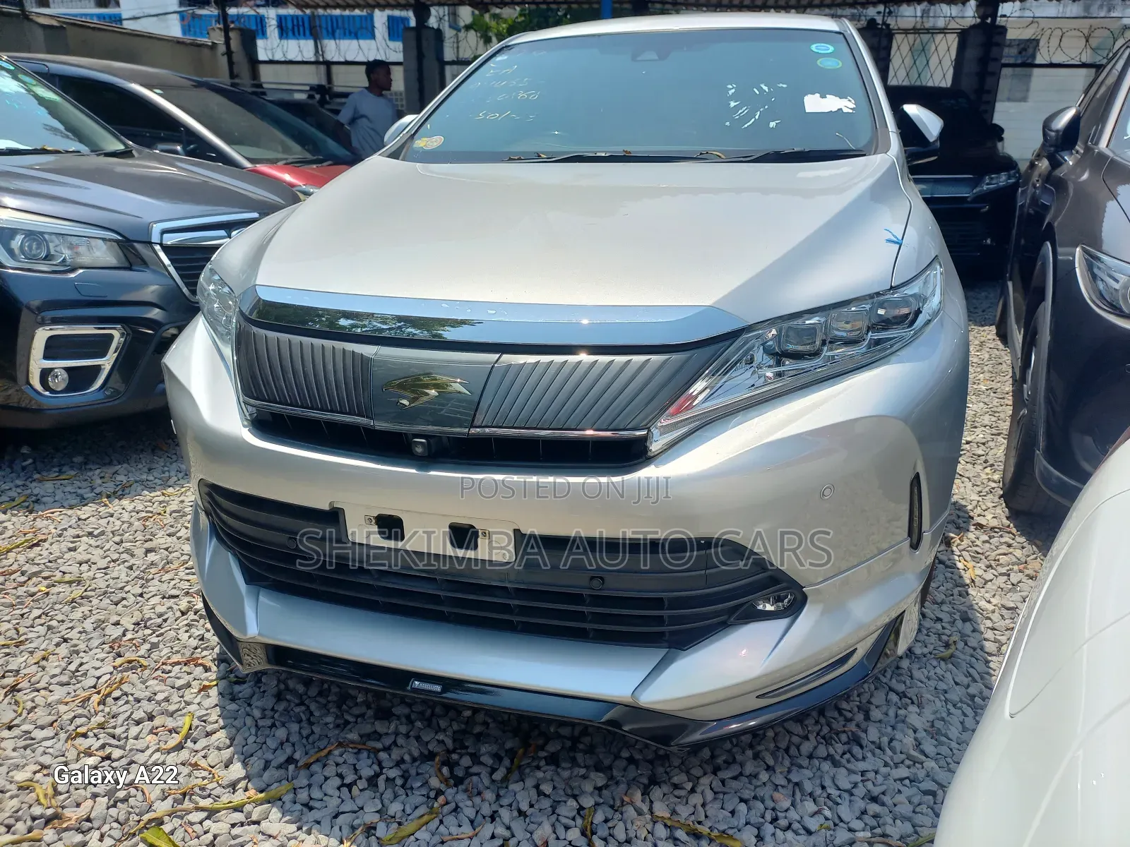 Toyota Harrier 2.5 Hybrid 4WD 2019 Silver