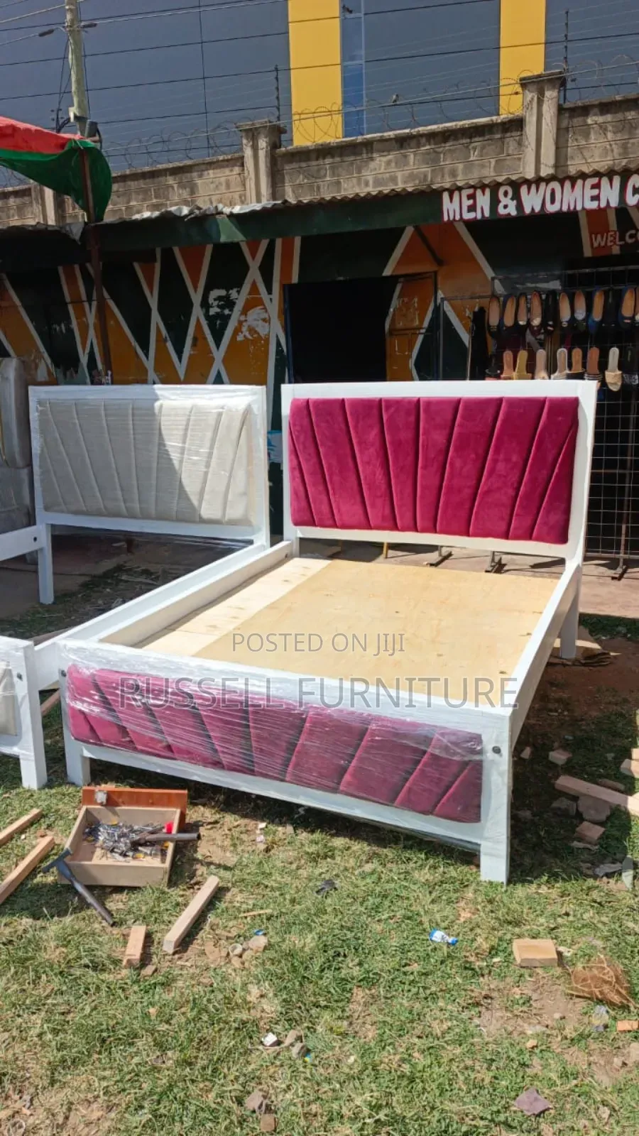 Maroon Mocket Bed