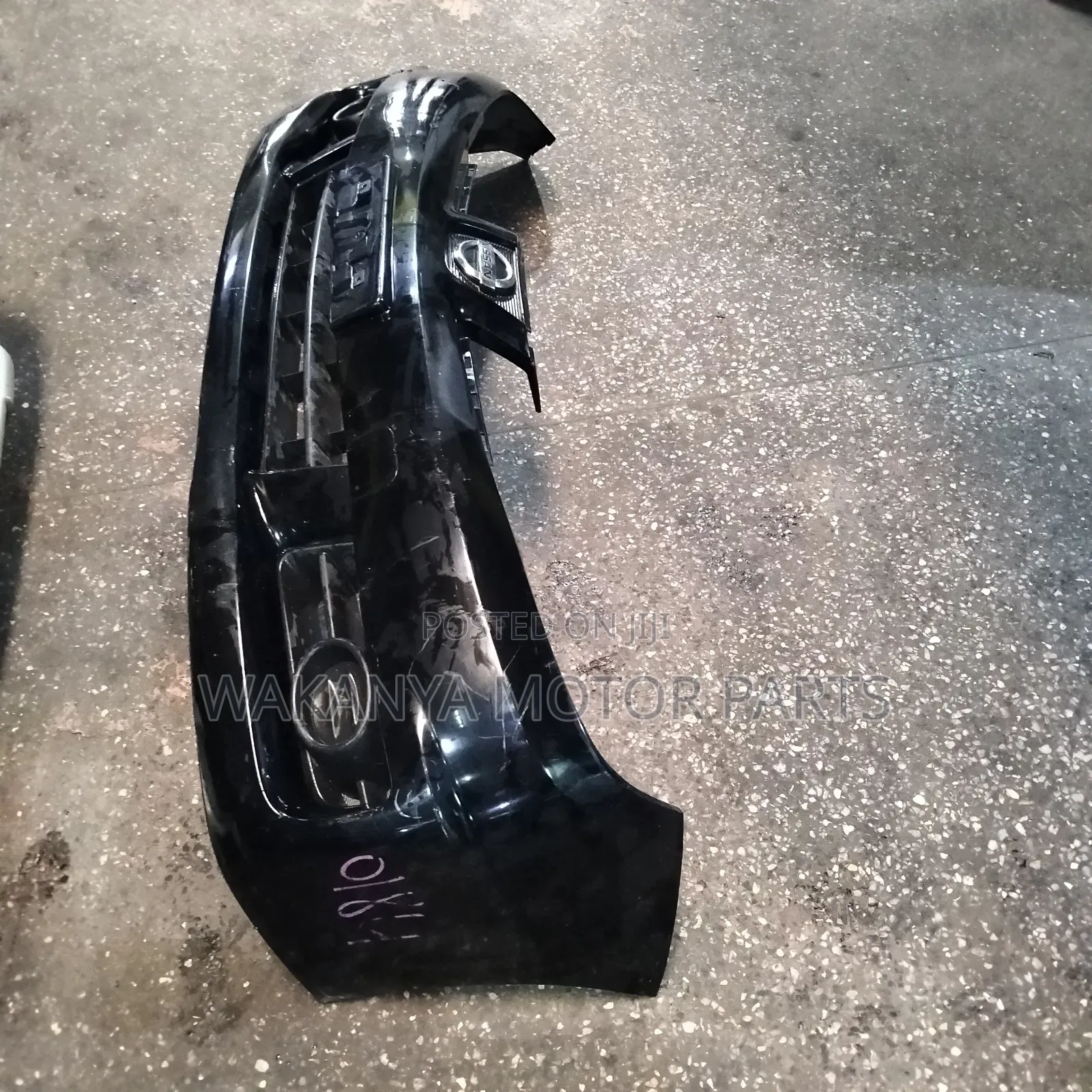 Nissan Wingroad Y12 Front Bumper With Fog Covers, Clean Ex Japan
