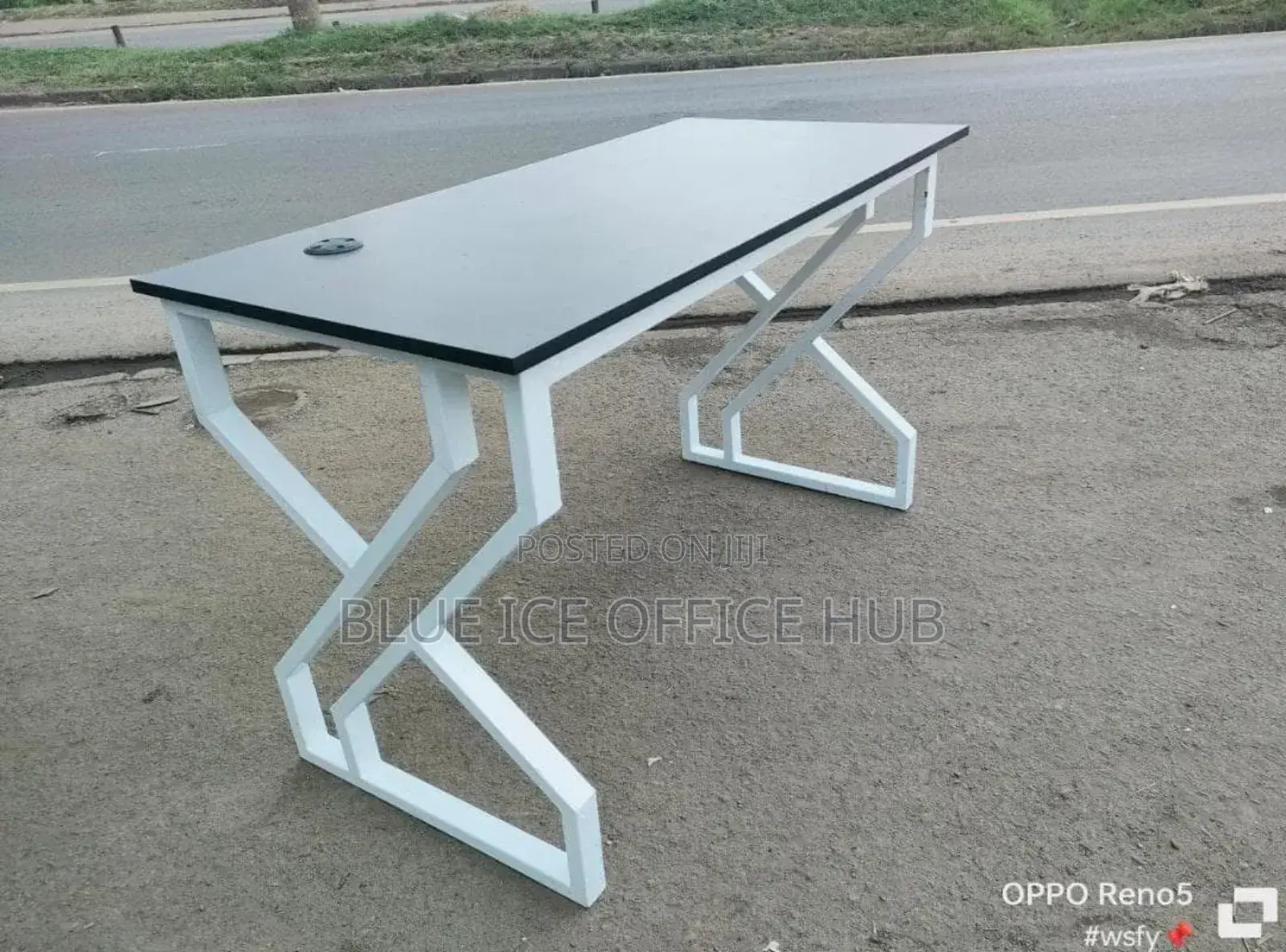 Extensive Modern Office Table