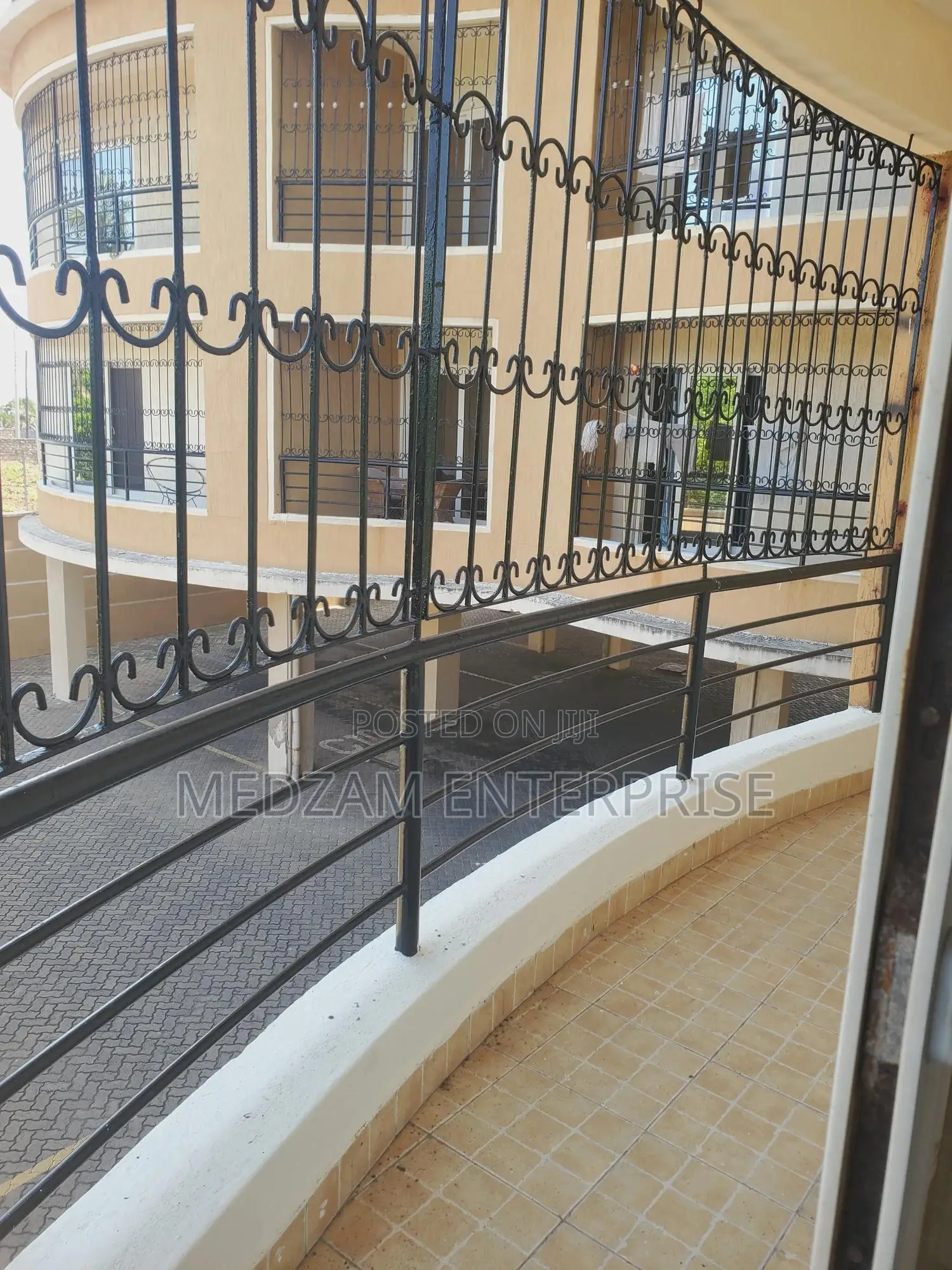 3bdrm Apartment in Noor Estate, Nyali Mkomani for rent