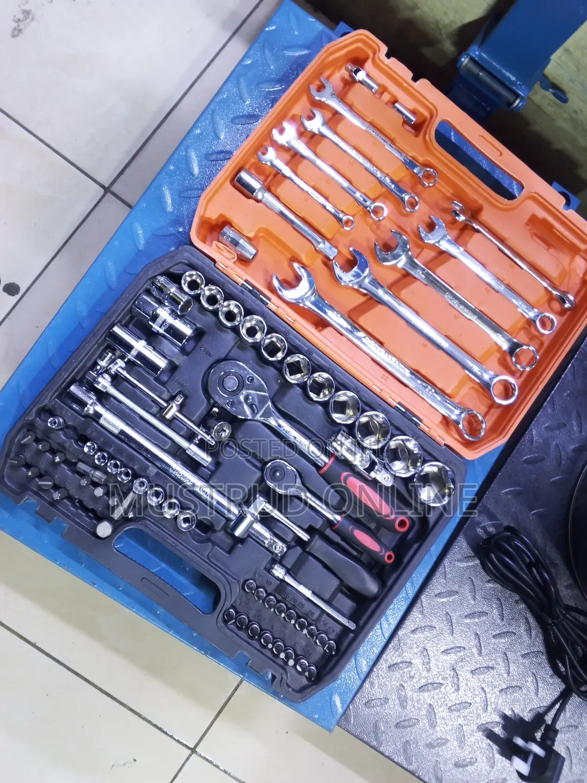 Spanner Box Tool Set 82pcs