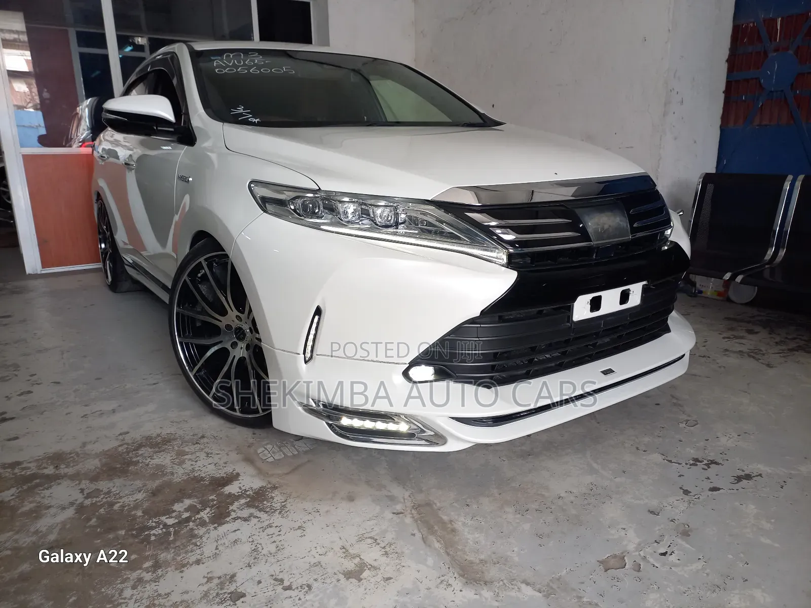 Toyota Harrier 2.5 Hybrid 4WD 2019 White