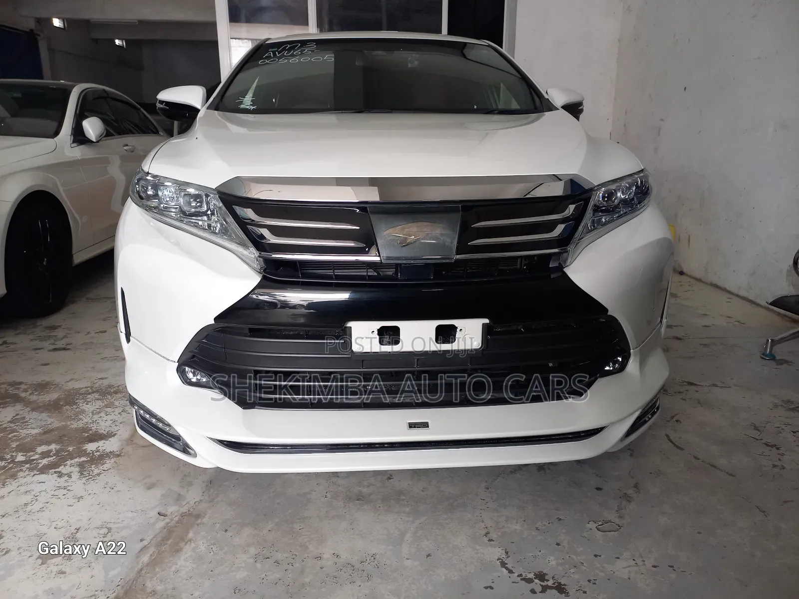 Toyota Harrier 2.5 Hybrid 4WD 2019 White