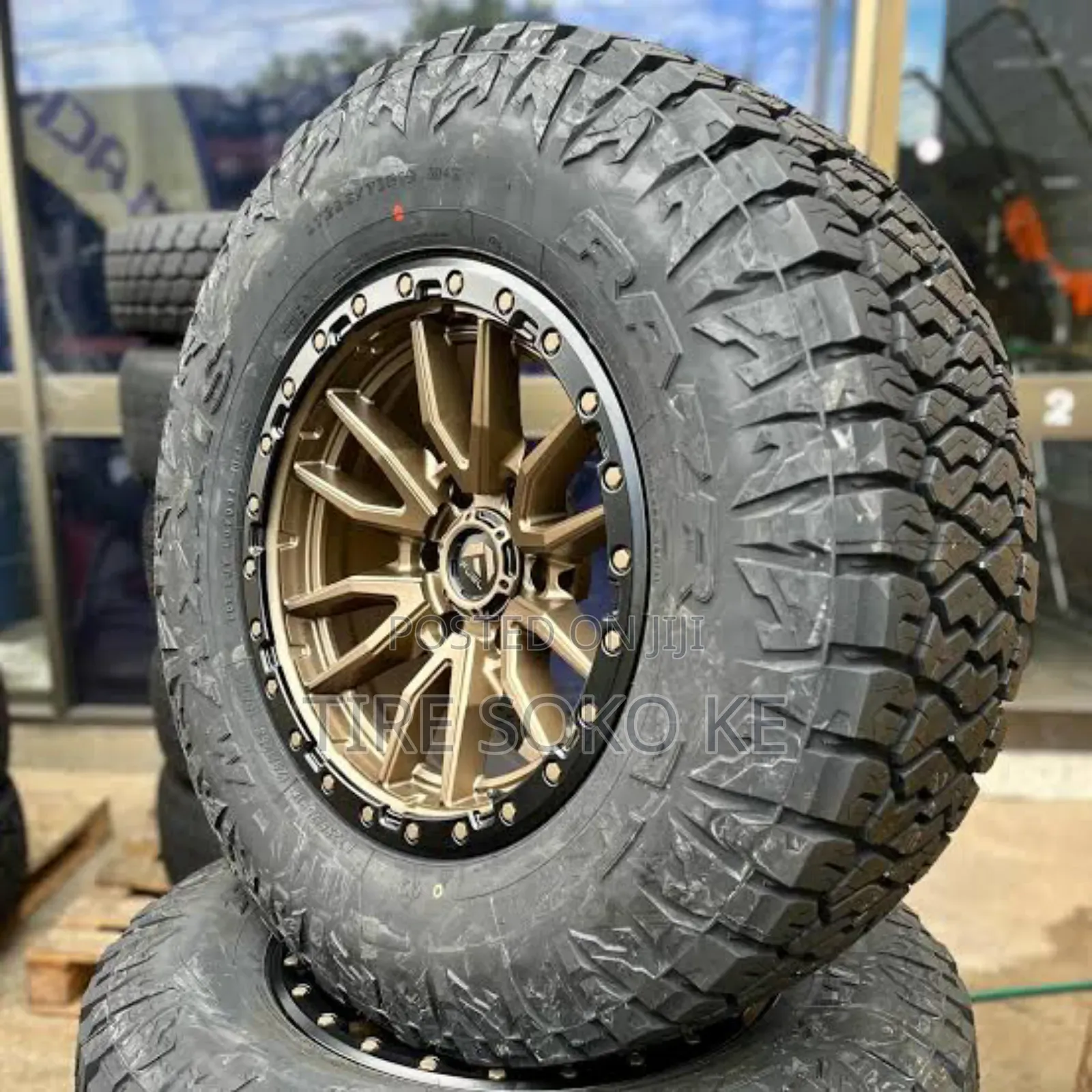 275/70r18 Maxxis Razr A.T811
