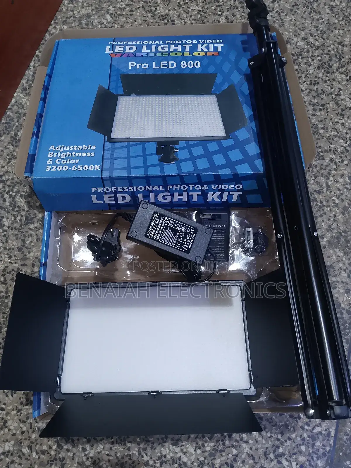 Led Studio Light Kit Led 800+, Complete With Stand,Lamp Batteries