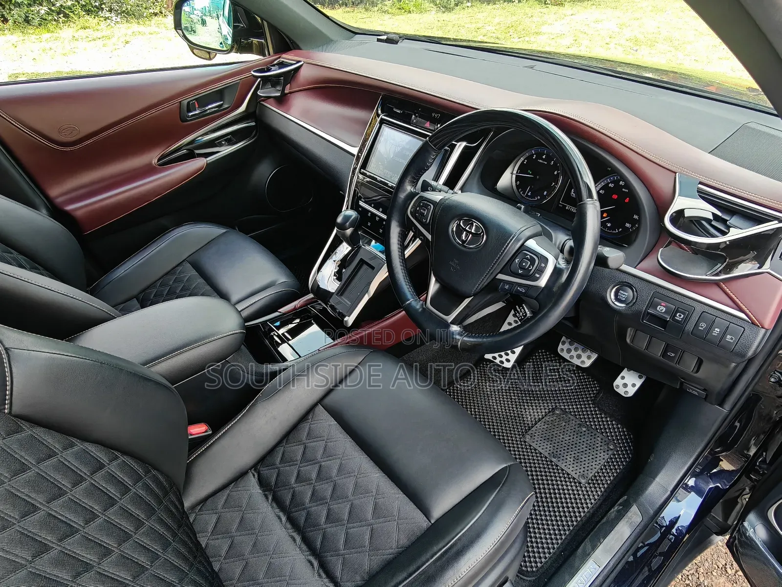 Toyota Harrier 2.0 2018 Purple