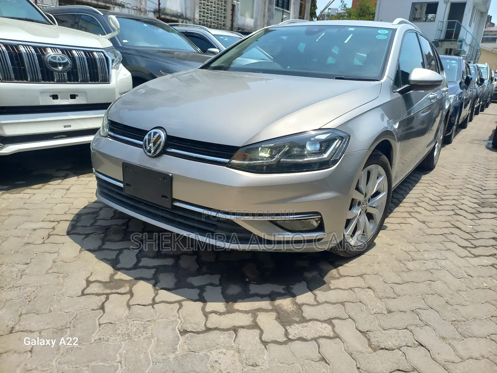 Volkswagen Golf Variant 2019 Gold