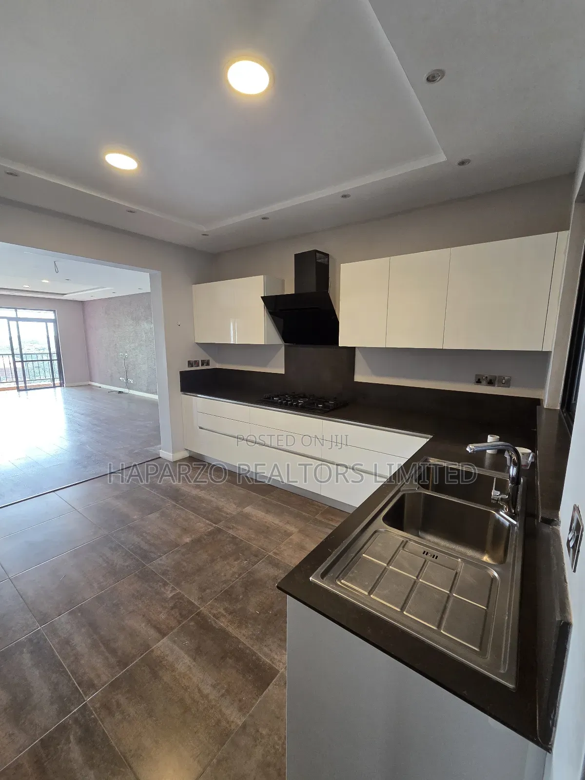 3bdrm Apartment in Parklands for sale