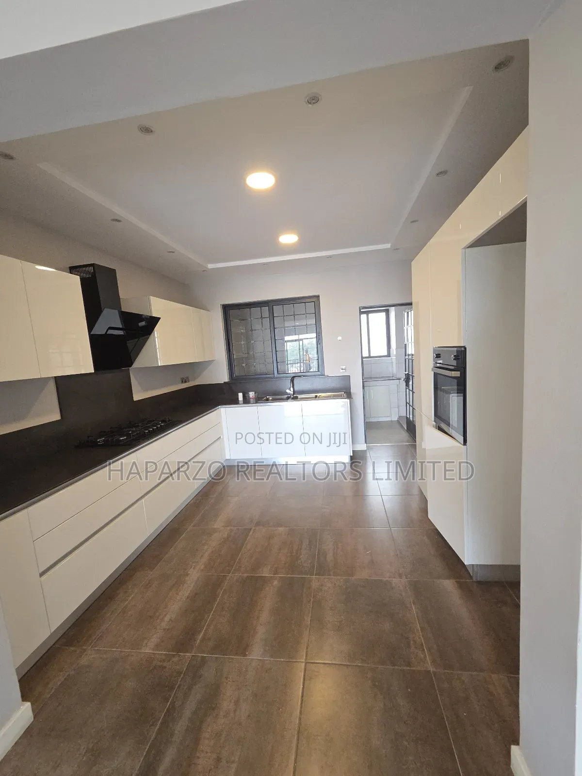 3bdrm Apartment in Parklands for sale