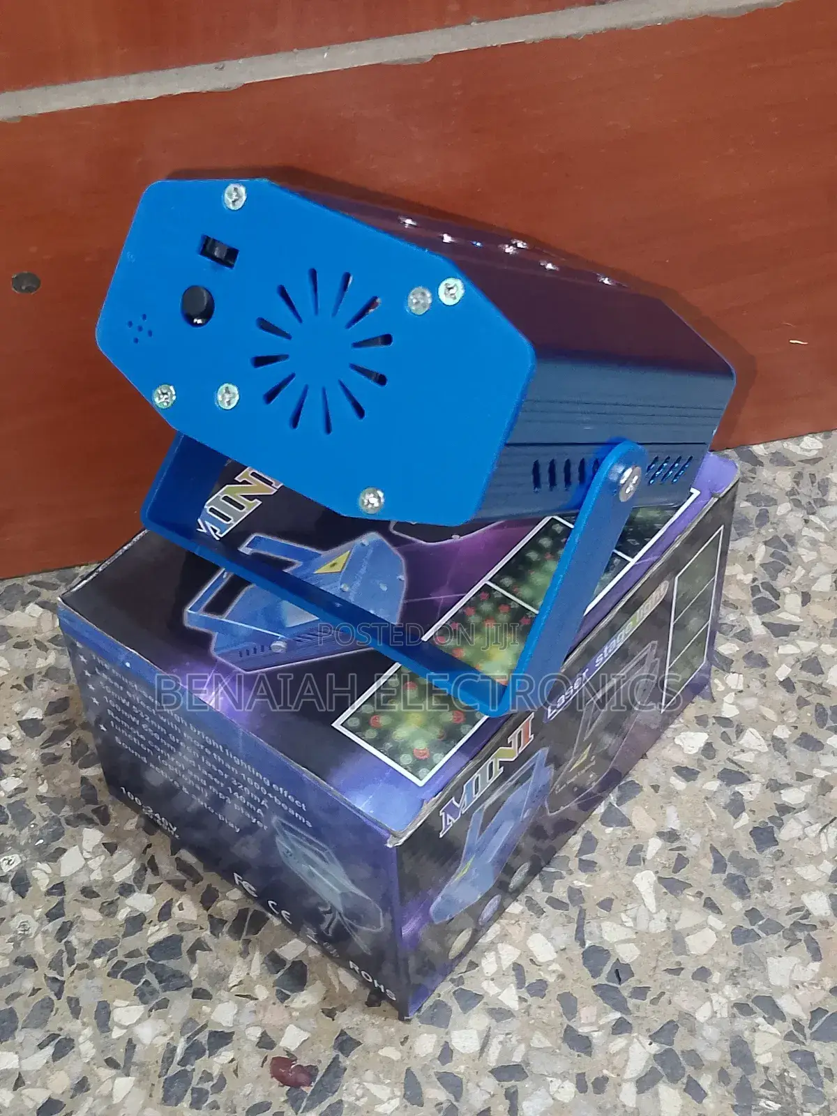 Mini Laser Light With Bright Lighting Effect