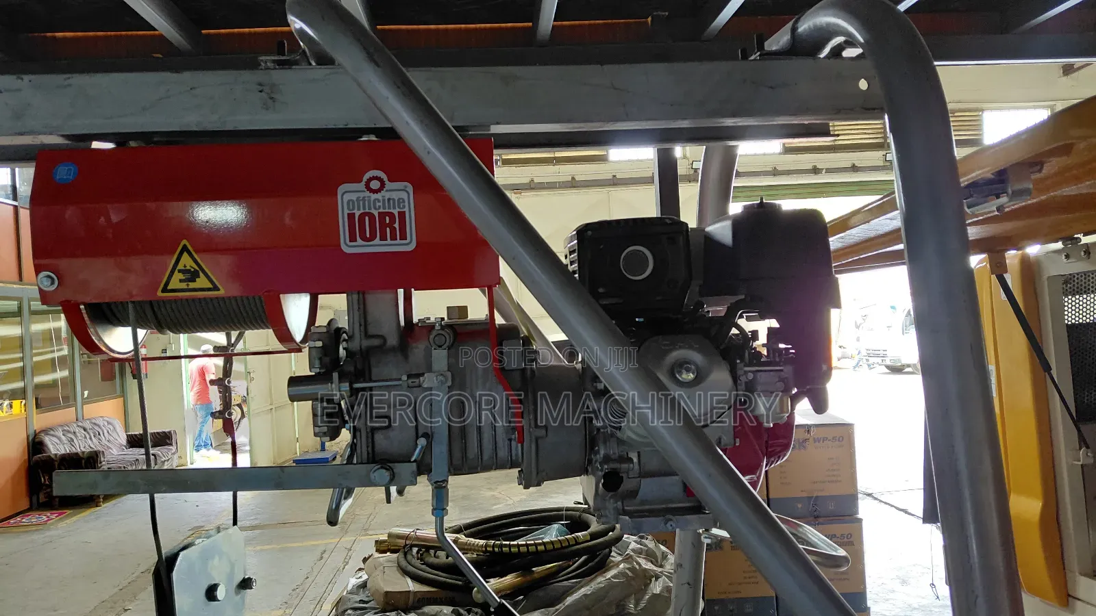 Concrete Hoist/Crane/Lifting Machine1tonne With 2 Buckets.