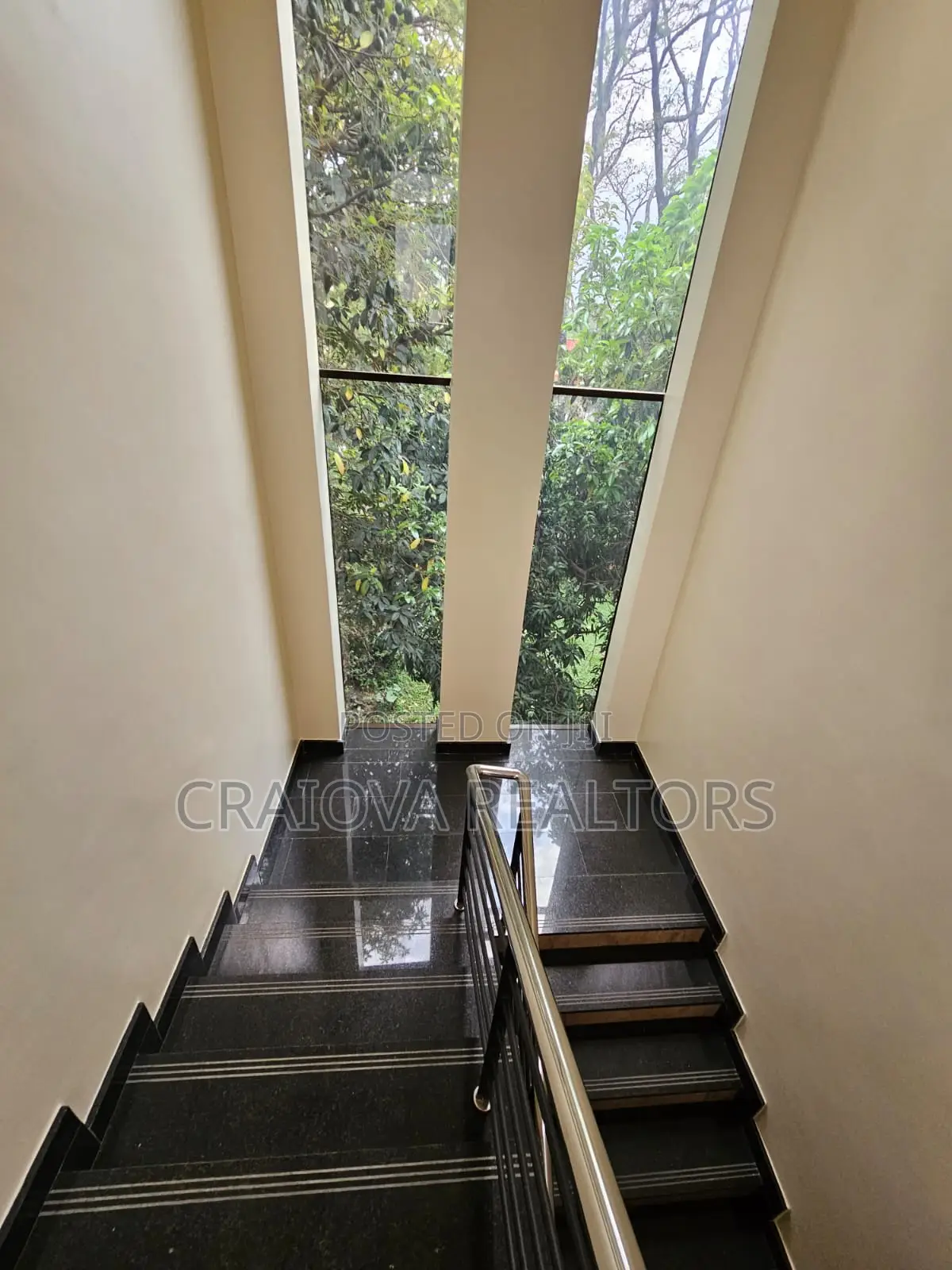5bdrm Villa in Lavington for sale