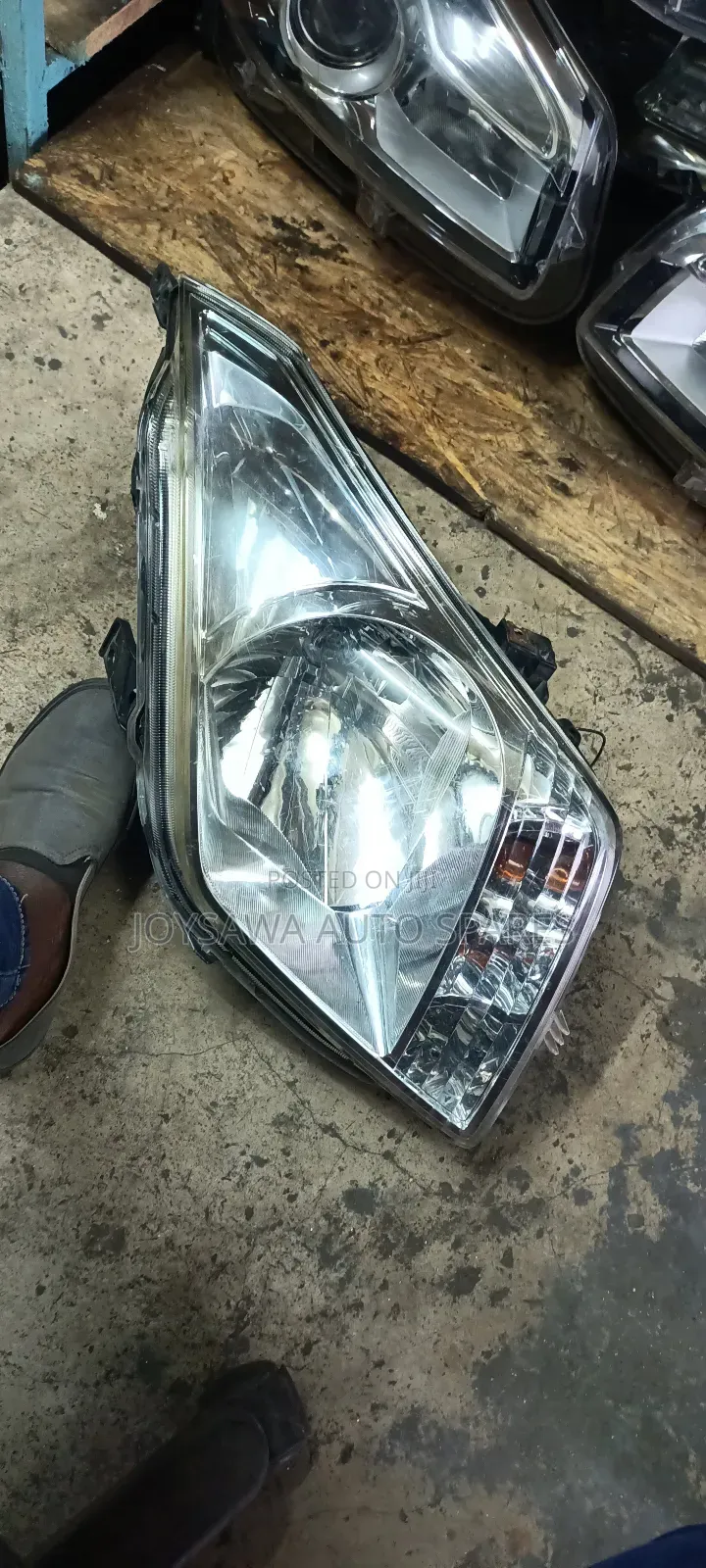 Suzuki Wagon R 2010 Headlight