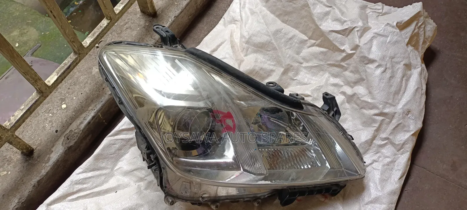 Toyota Crown 2010 Xenon Headlight