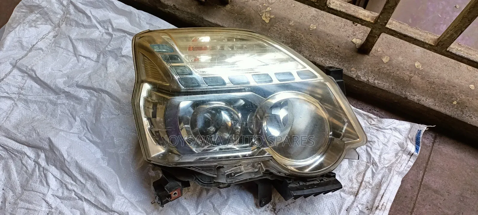 Nissan Extrail 2010 (Nt31) Xenon Headlight