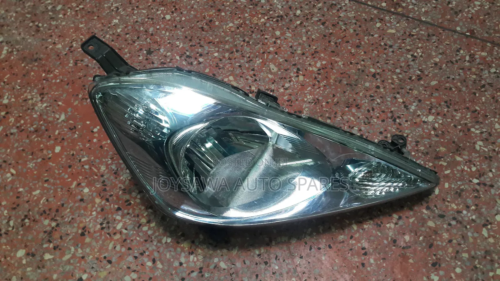 Honda Fit Shuttle 2012 Xenon Headlight