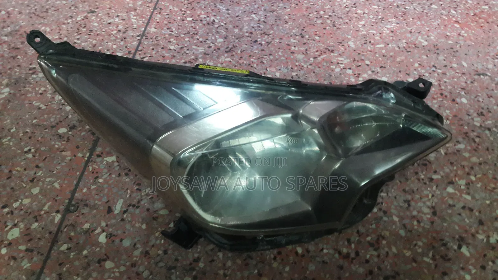 Toyota Ractis 2012 Xenon Headlight