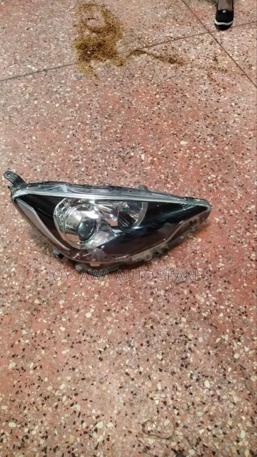 Toyota Aqua 2012 Non Xenon Black Headlight