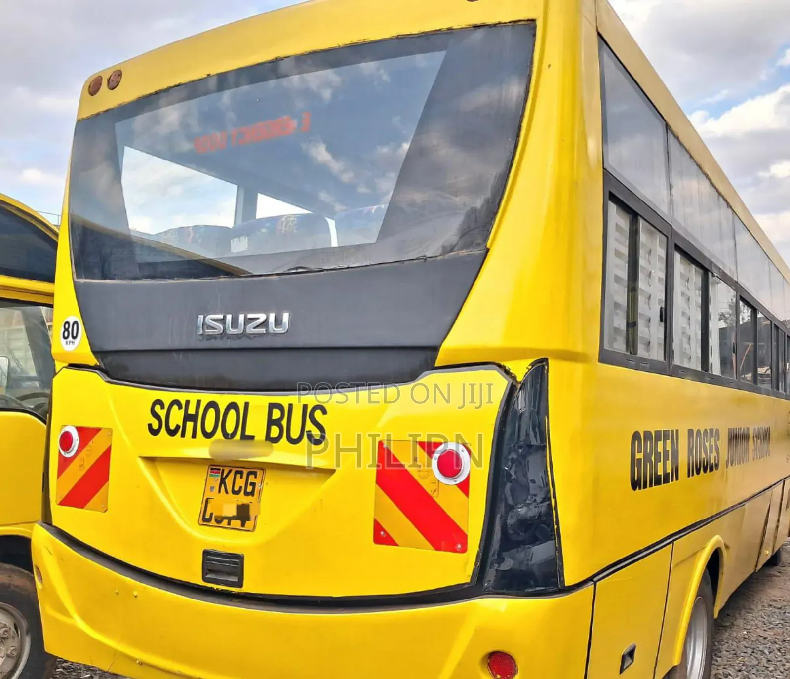 Isuzu NQR 2013 Yellow