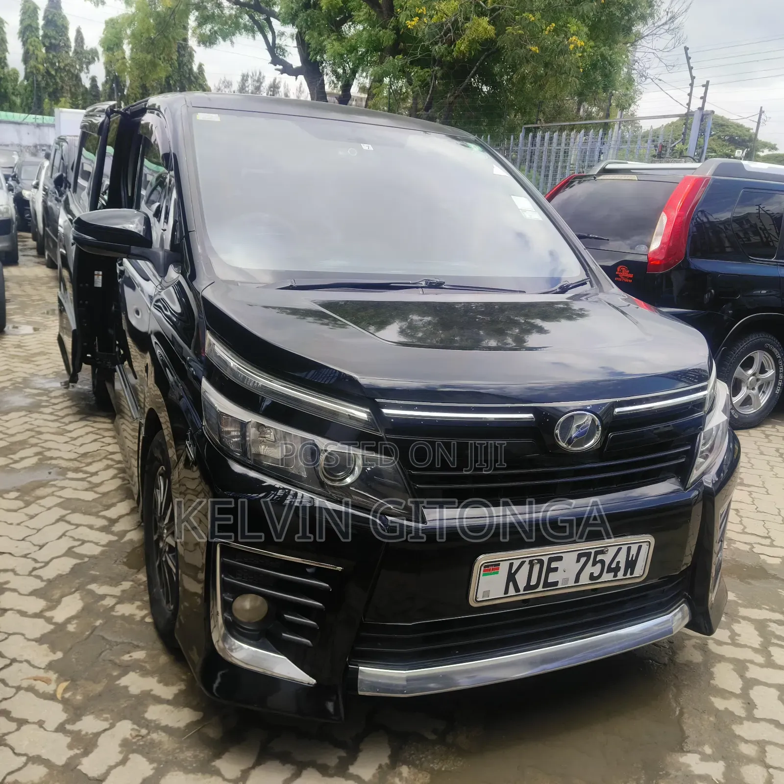 Toyota Voxy SV Premium 2014 Black